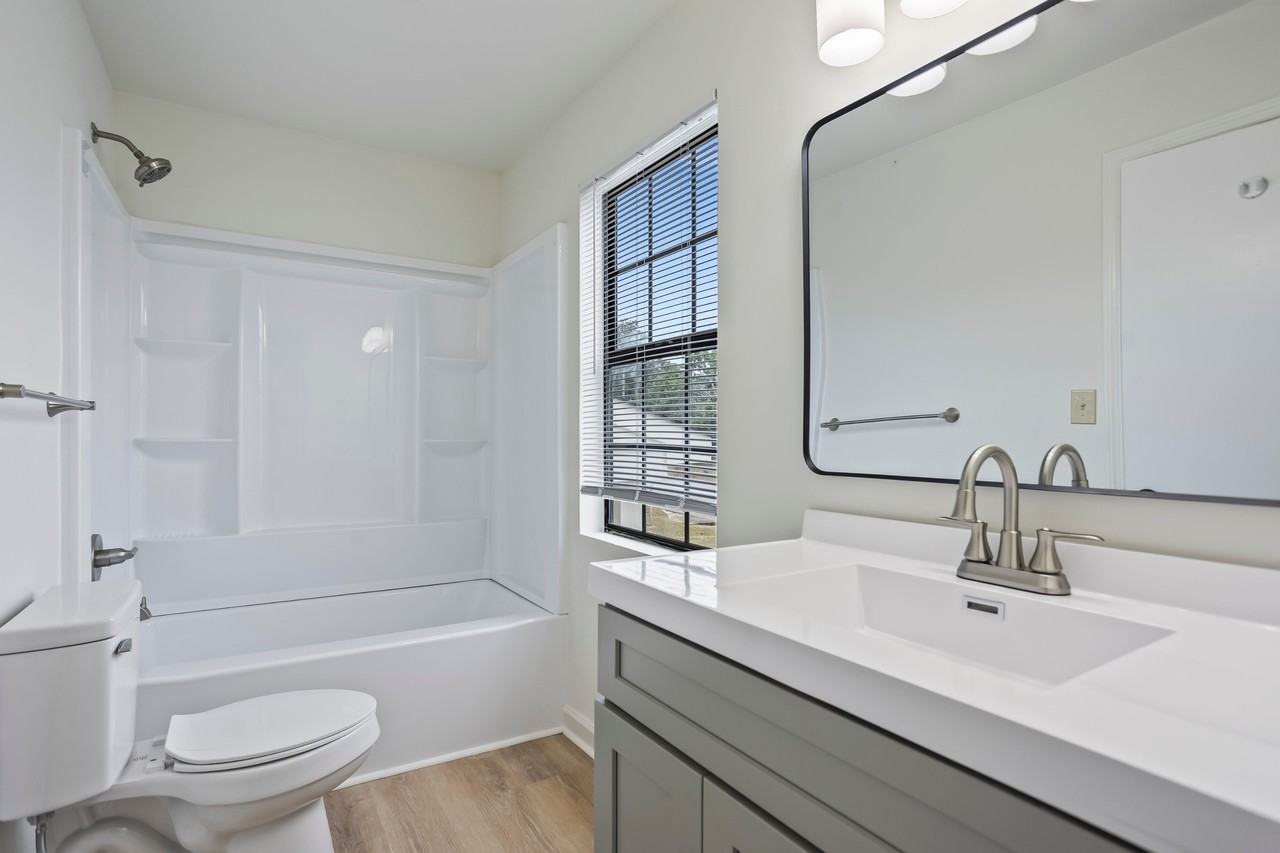 3709 Kingsgate Dr #1 - Photo 4 of 21