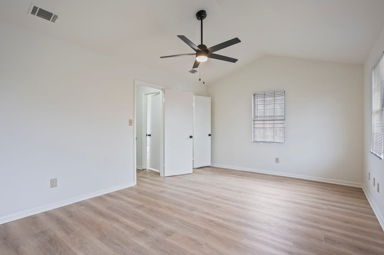 3709 Kingsgate Dr #1 - Photo 6 of 21