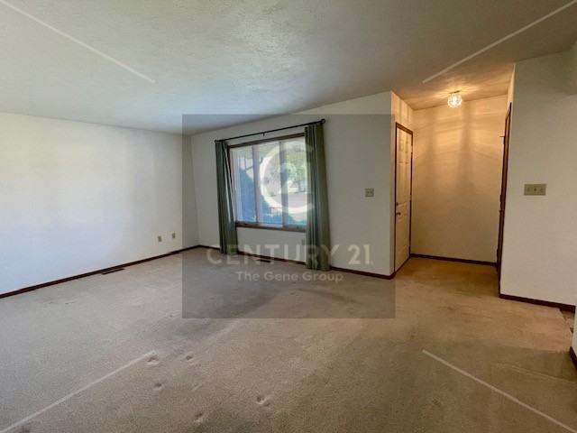 323 Westview Dr #1 - Photo 3 of 34