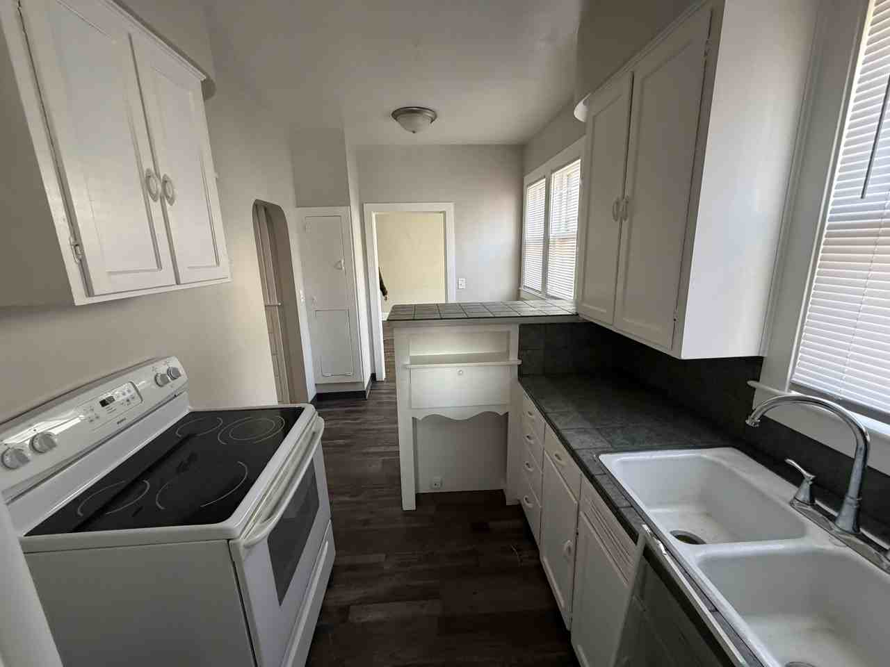 328 Kenwood Ave #1 - Photo 3 of 9