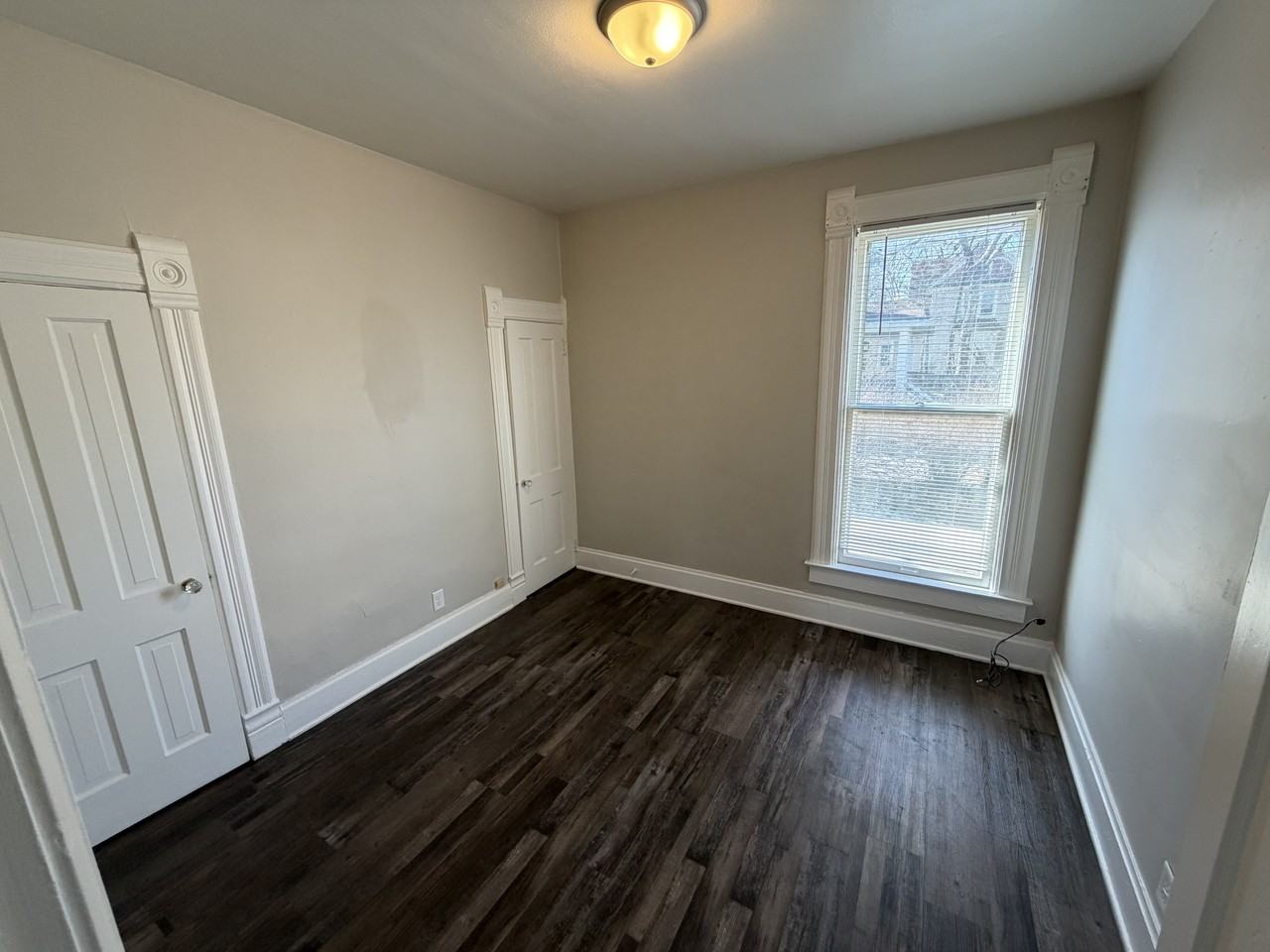 328 Kenwood Ave #1 - Photo 6 of 9