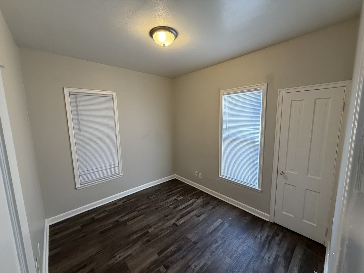 328 Kenwood Ave #1 - Photo 7 of 9