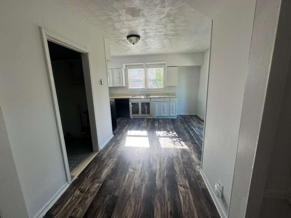 131 W Lordeman St #1 - Photo 4 of 11