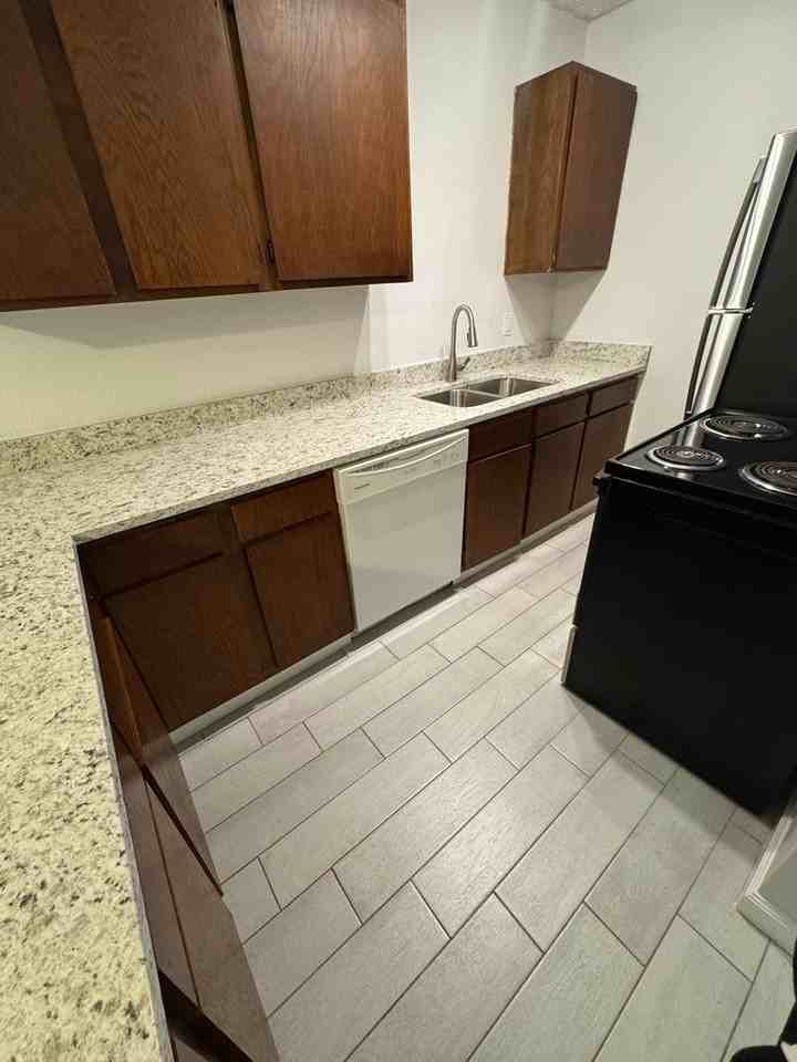 Bel Aire-Fairway Apartments - Photo 5 of 21