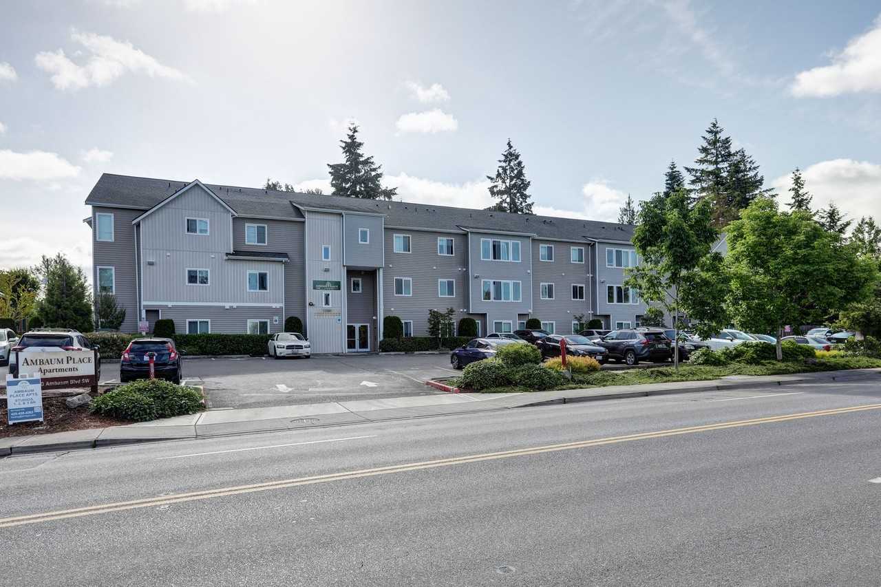 Ambaum Place I | Modern Apartment Homes w/ In - Photo 2 of 20