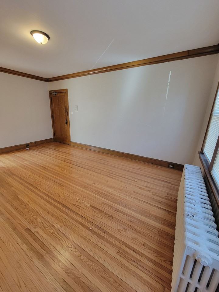 3200 Garfield Avenue South - Photo 3 of 10