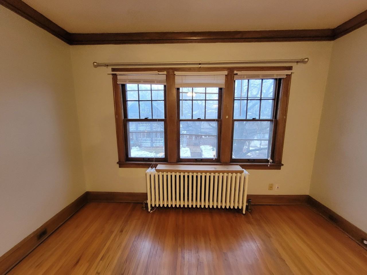 3200 Garfield Avenue South - Photo 4 of 10