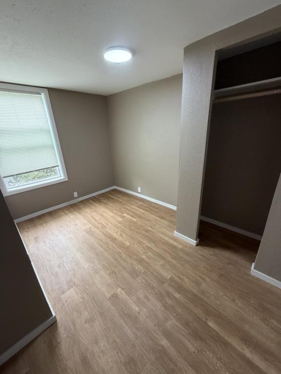 985 Oregon Ave - Photo 3 of 12