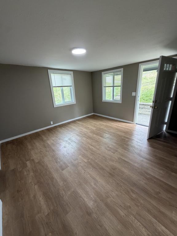985 Oregon Ave - Photo 6 of 12