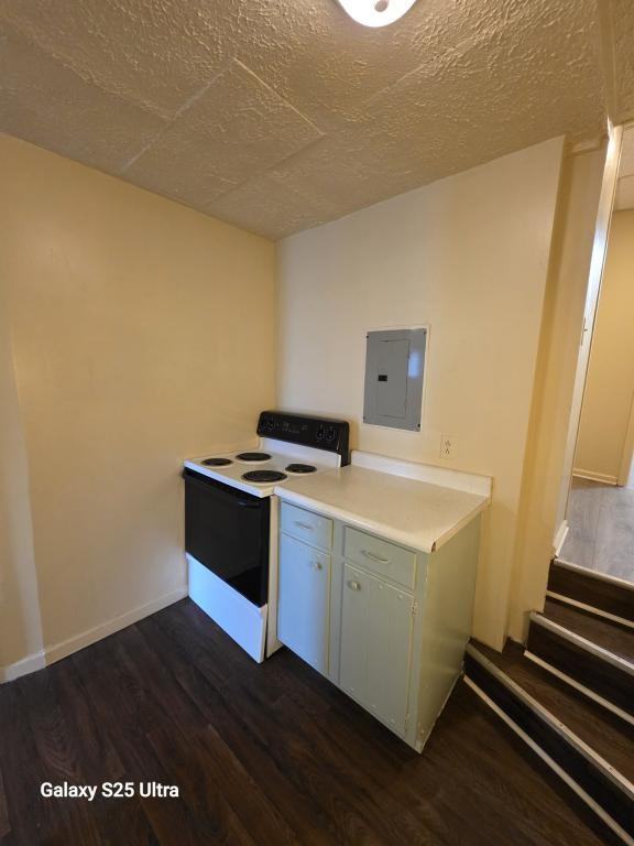 728 S Leeds St - Photo 7 of 10