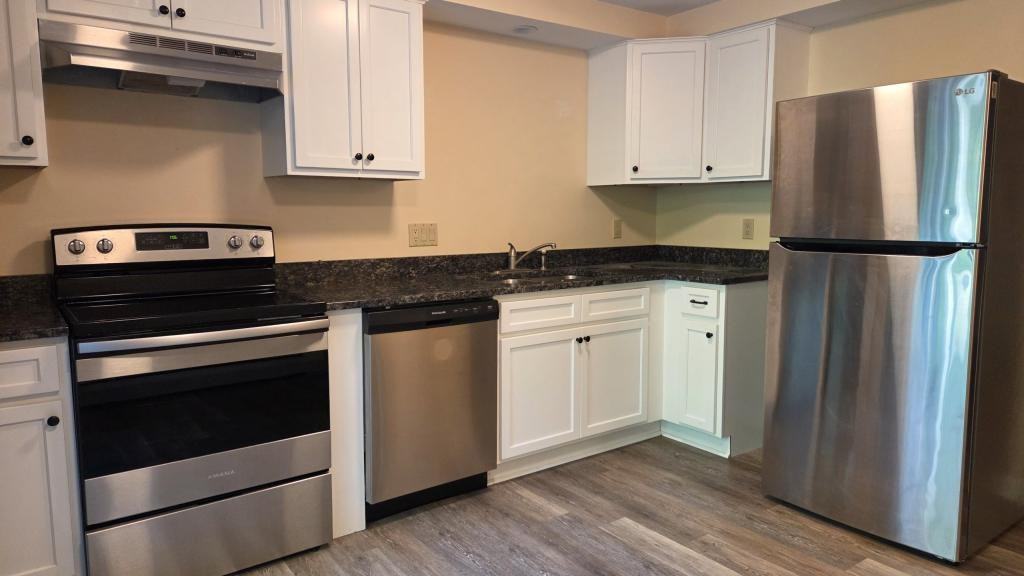 27 N Main St - Photo 5 of 11