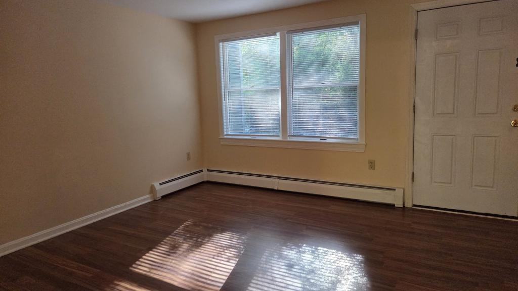 27 N Main St - Photo 7 of 11