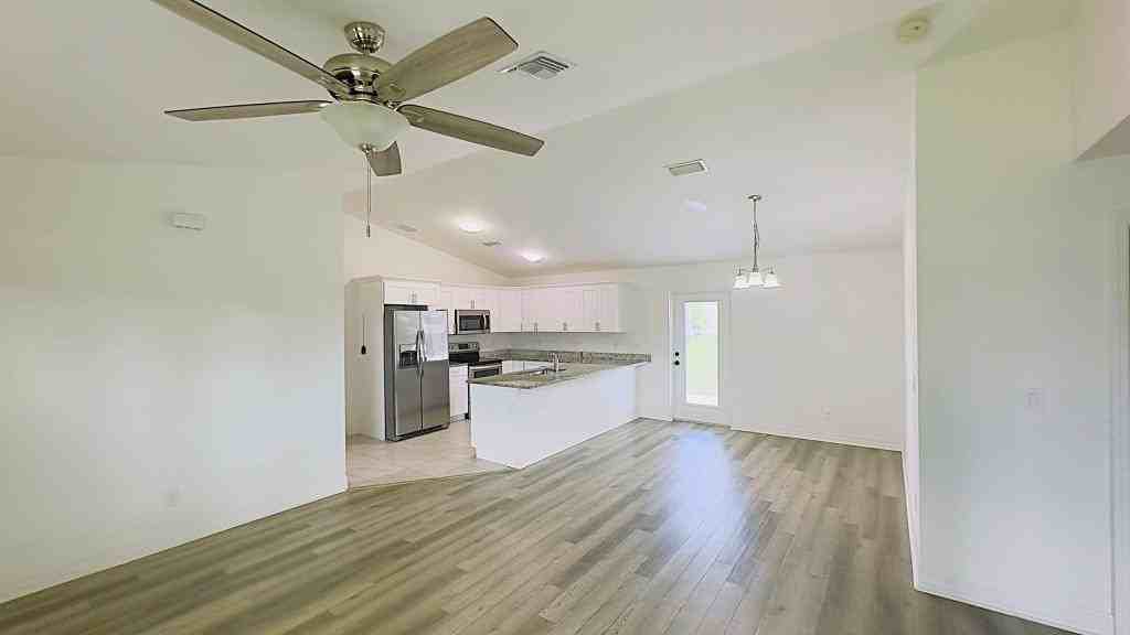 145 Se 12th St - Photo 6 of 23
