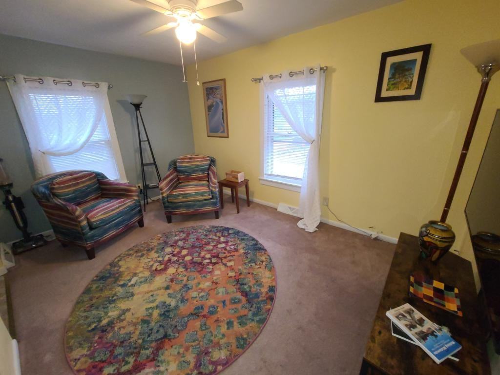 602 1/2 E Battell St - Photo 2 of 11