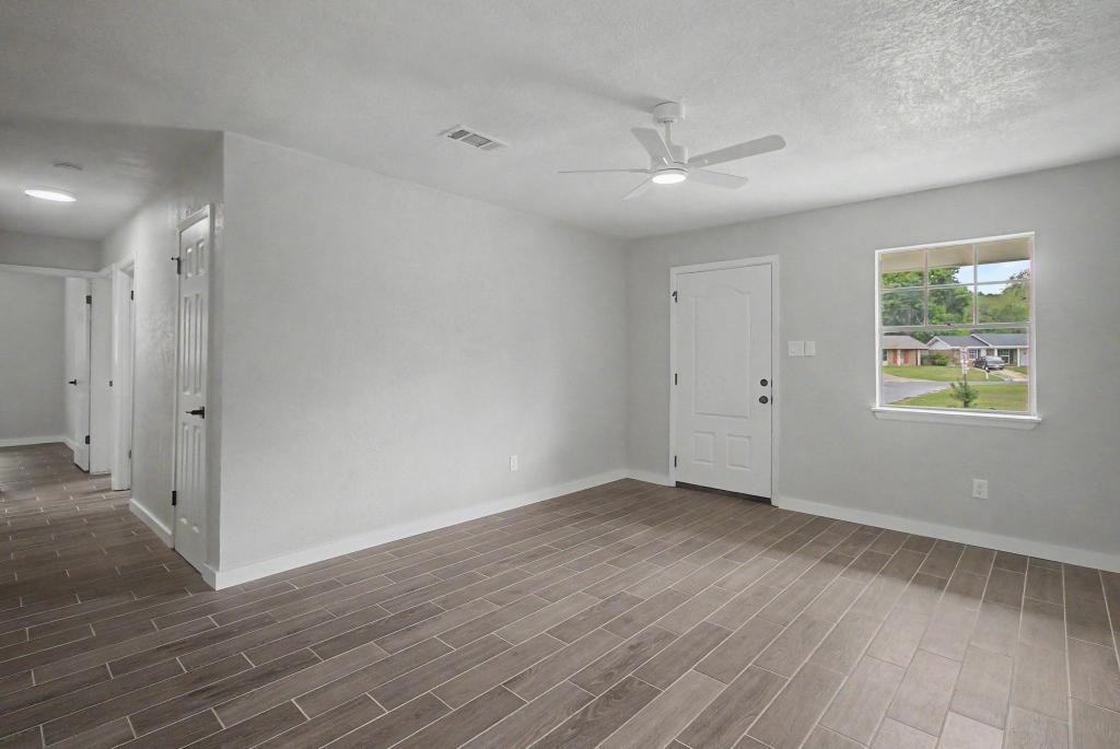 108 Phylis Dr - Photo 5 of 20