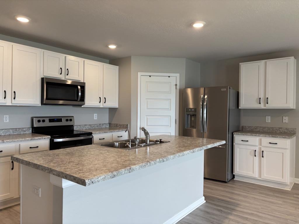 6359 Bellavia Ln - Photo 5 of 40