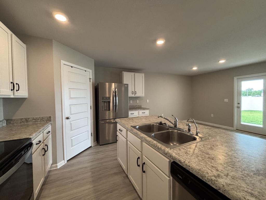 6359 Bellavia Ln - Photo 7 of 40