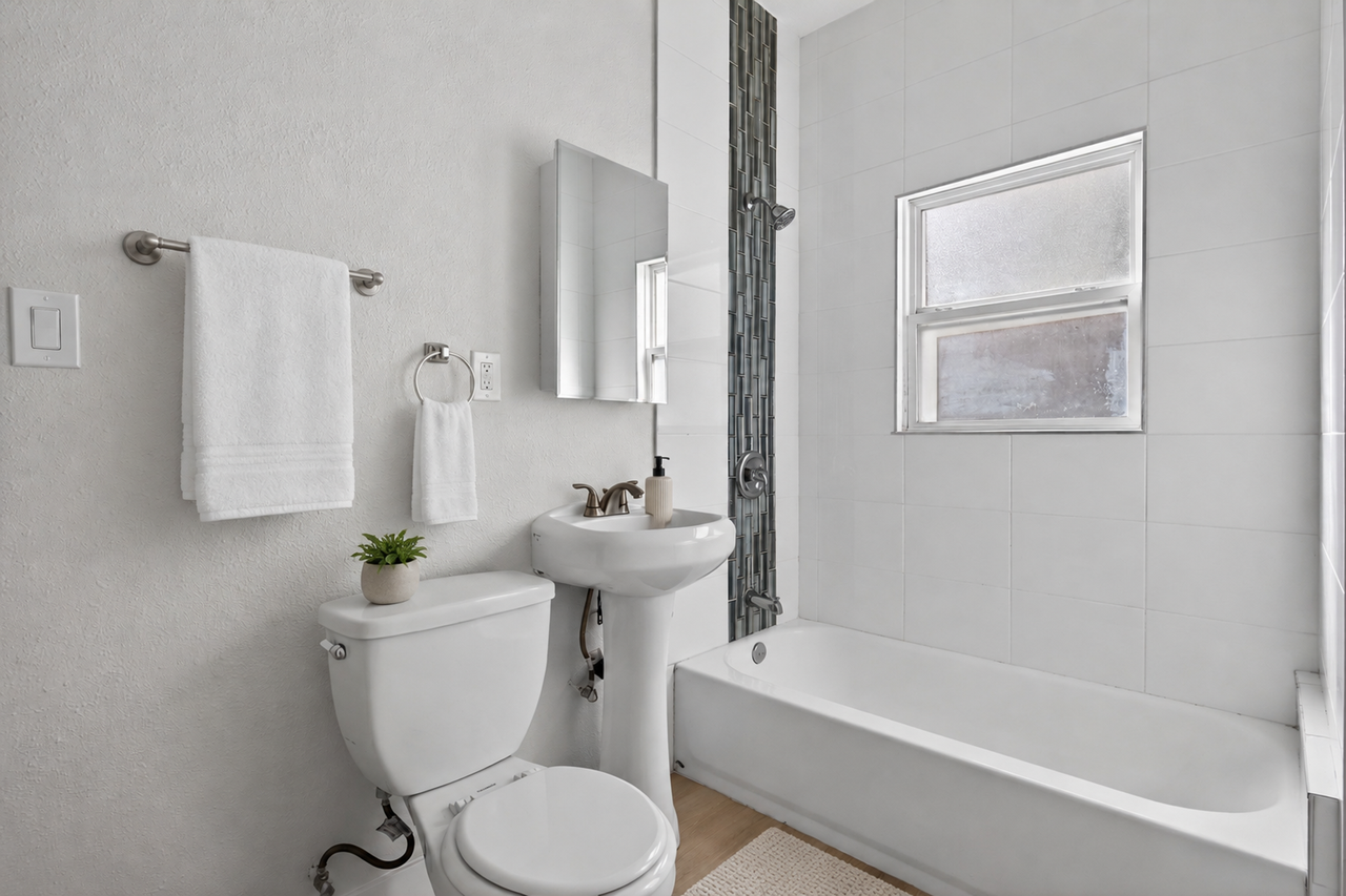 915 Cherry Ave - Photo 3 of 3