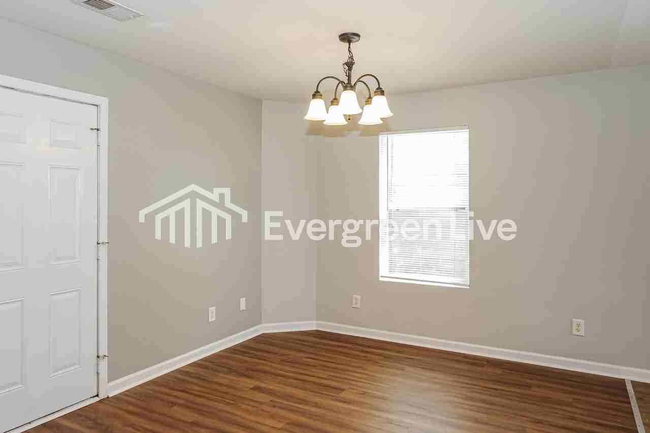113 Elmhurst Dr - Photo 5 of 15