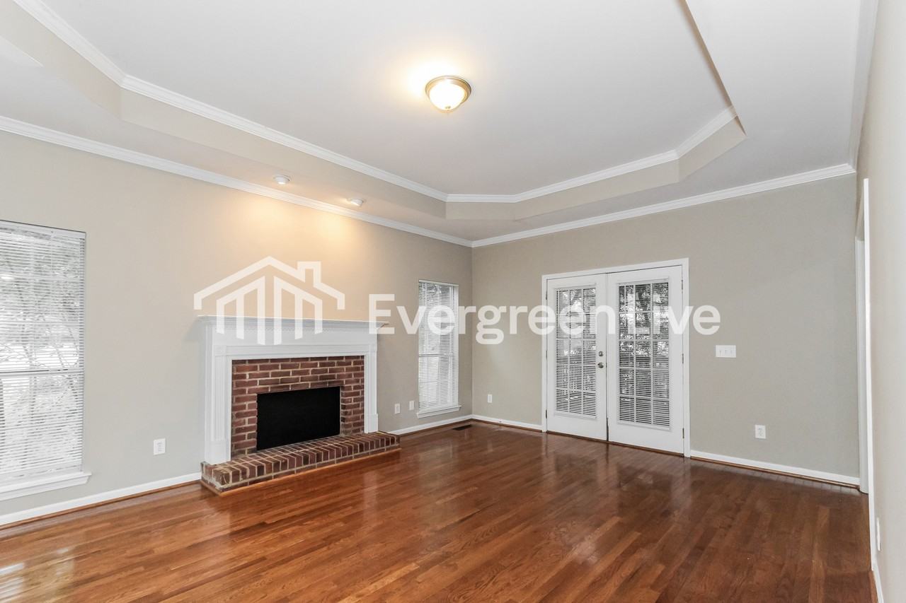 145 Hunter Hills Dr - Photo 3 of 15