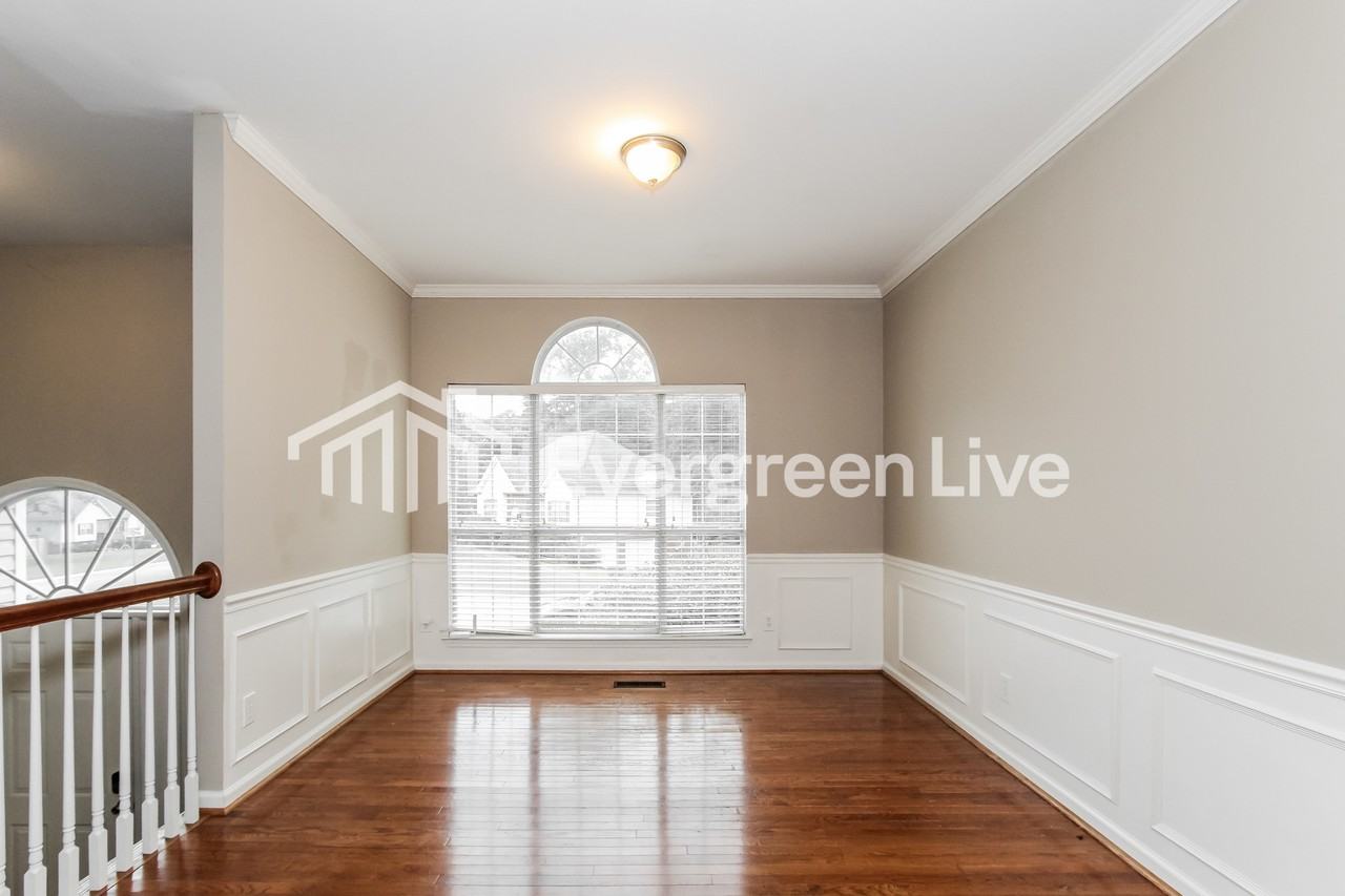 145 Hunter Hills Dr - Photo 4 of 15