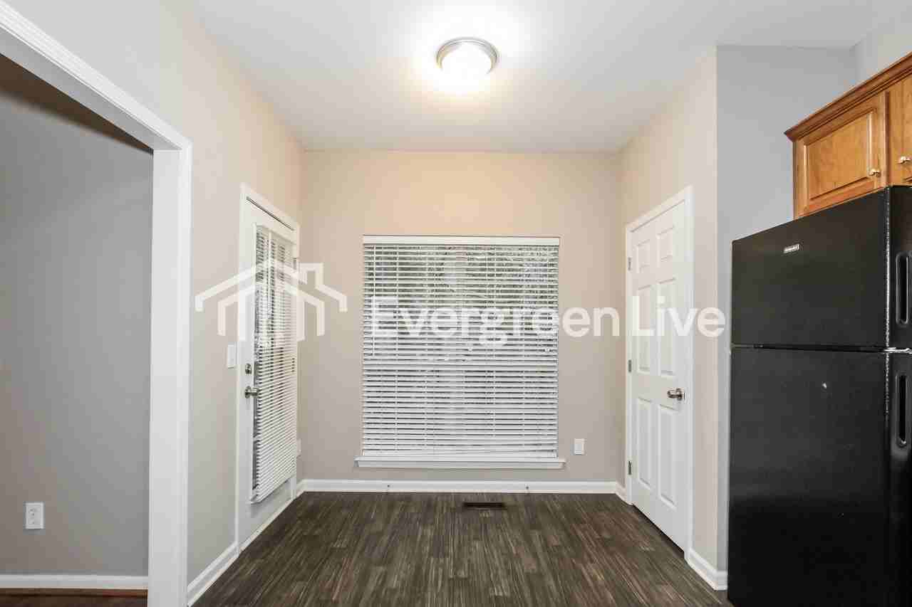 145 Hunter Hills Dr - Photo 5 of 15