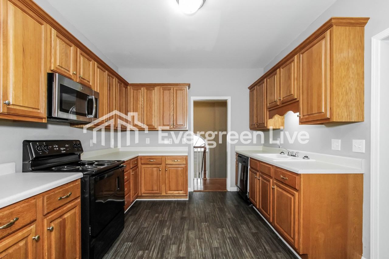 145 Hunter Hills Dr - Photo 6 of 15