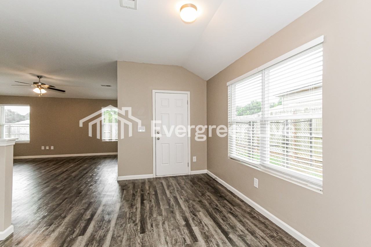 105 Cambridge Park Dr - Photo 4 of 14