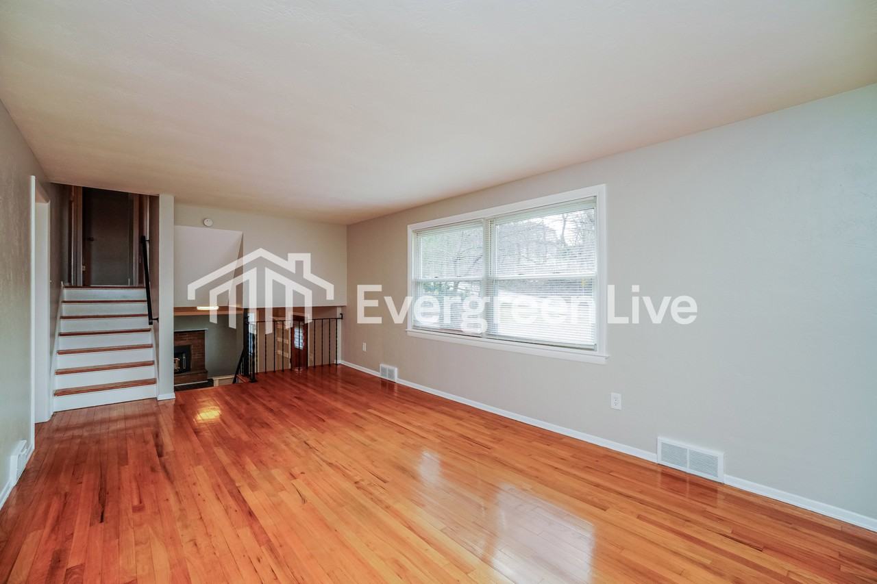 614 Fort Couch Rd - Photo 2 of 15