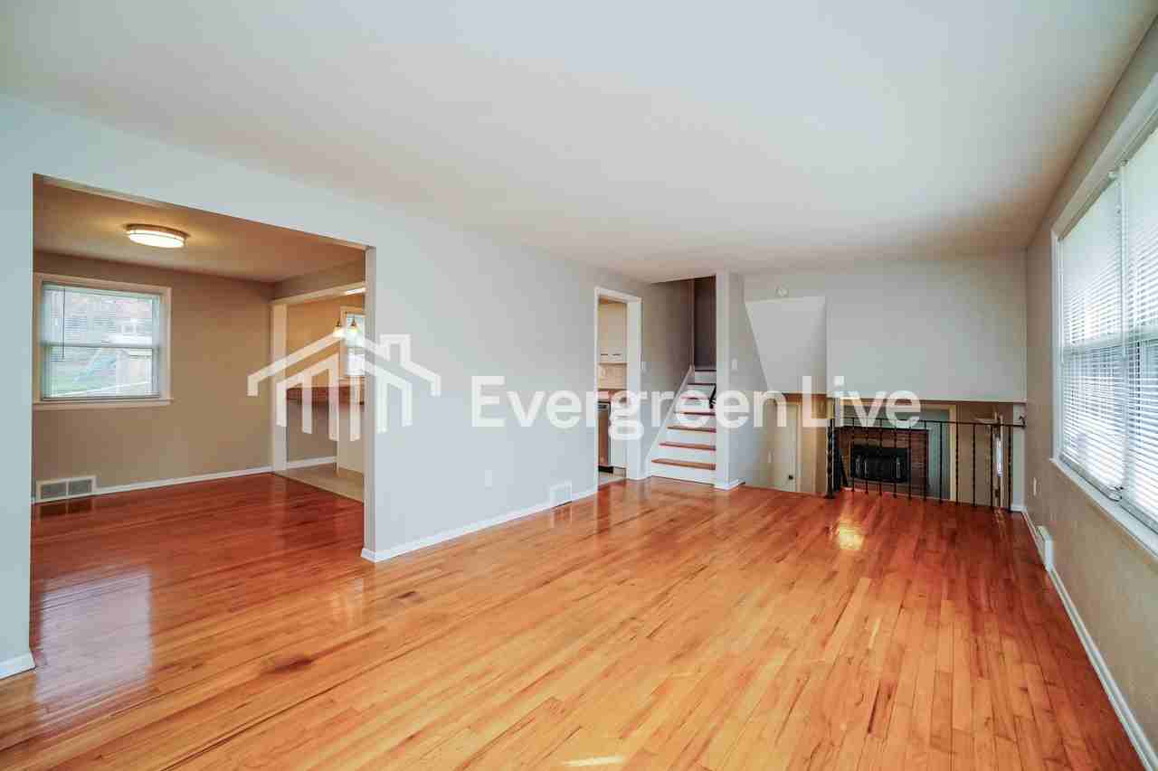 614 Fort Couch Rd - Photo 3 of 15