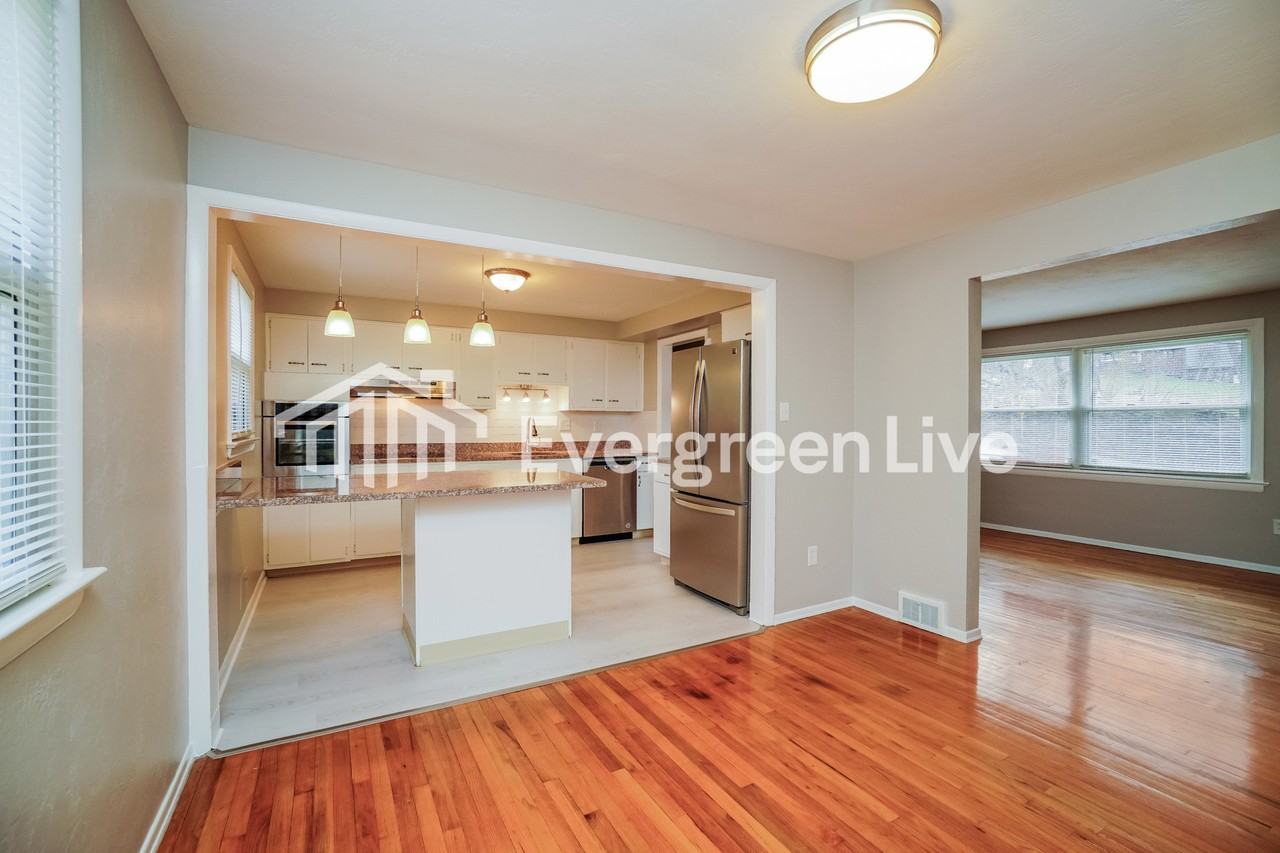 614 Fort Couch Rd - Photo 5 of 15
