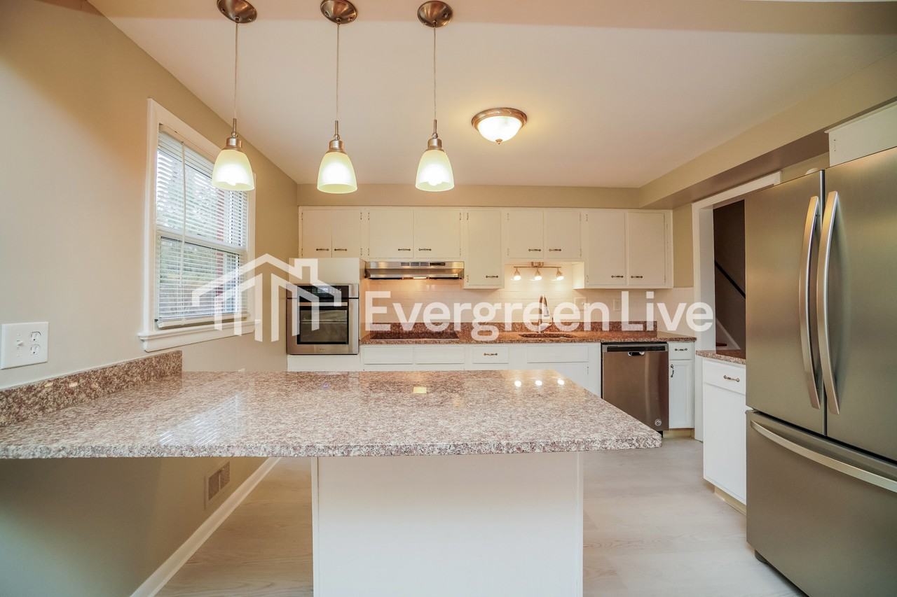 614 Fort Couch Rd - Photo 6 of 15