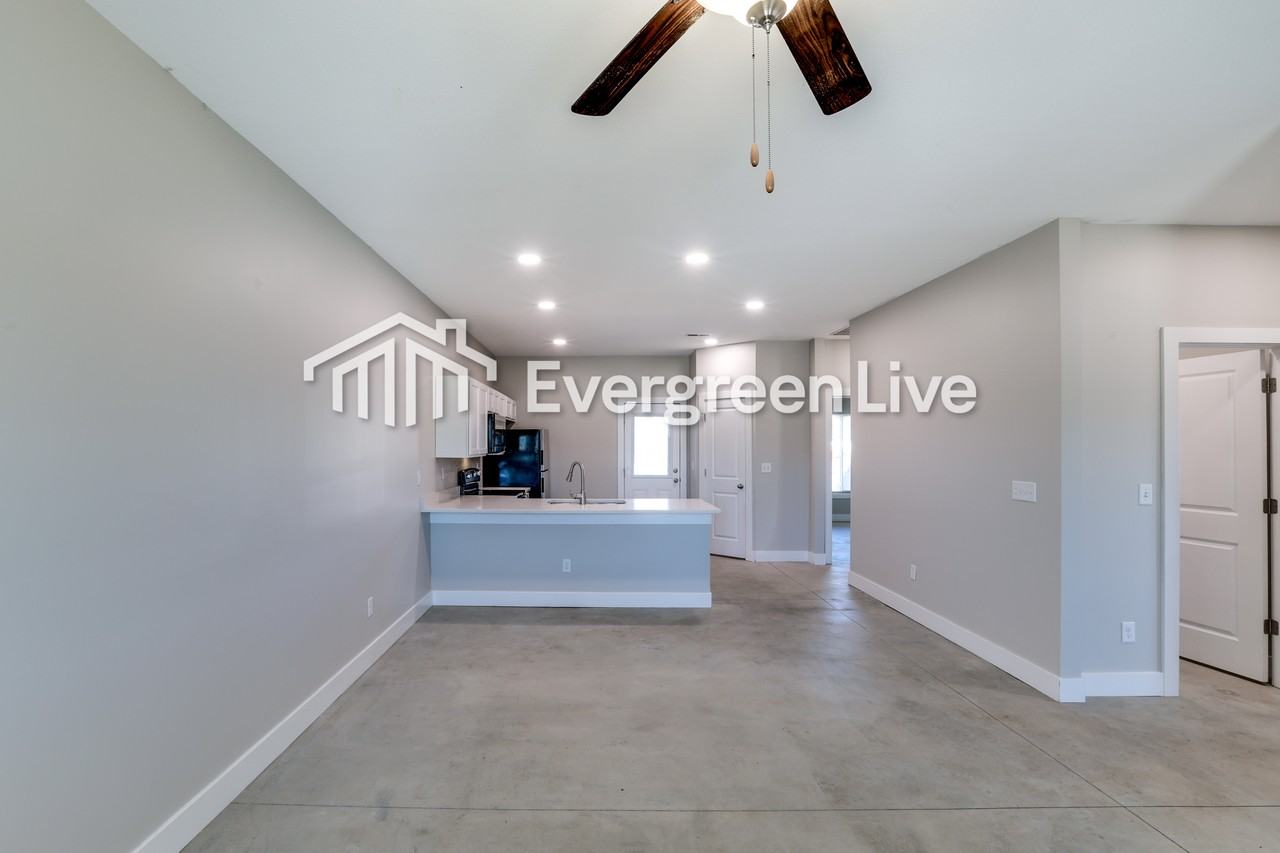 217 E Northern Ct - Photo 4 of 17