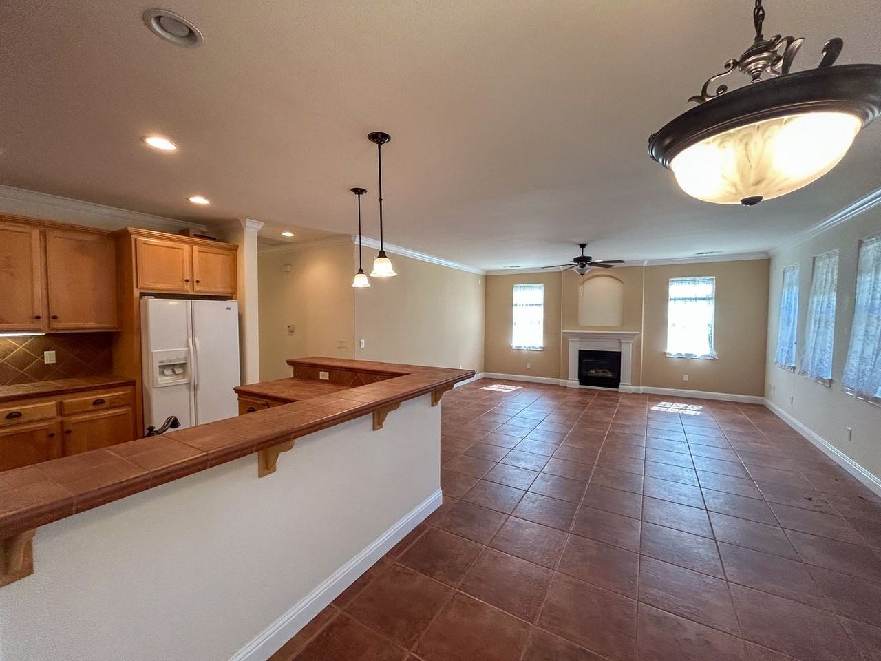 1340 Kate Ct - Photo 4 of 10