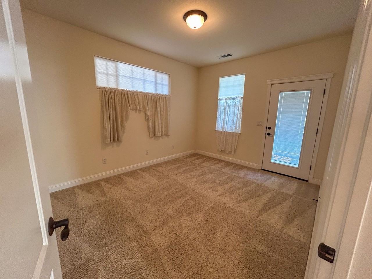 1340 Kate Ct - Photo 7 of 10