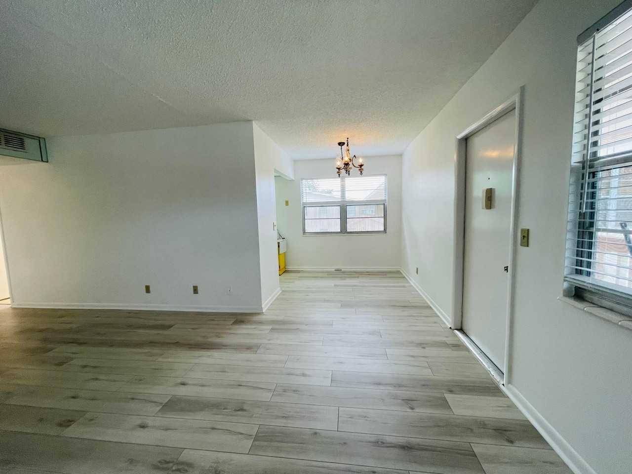 333 Farnham P - Photo 3 of 23