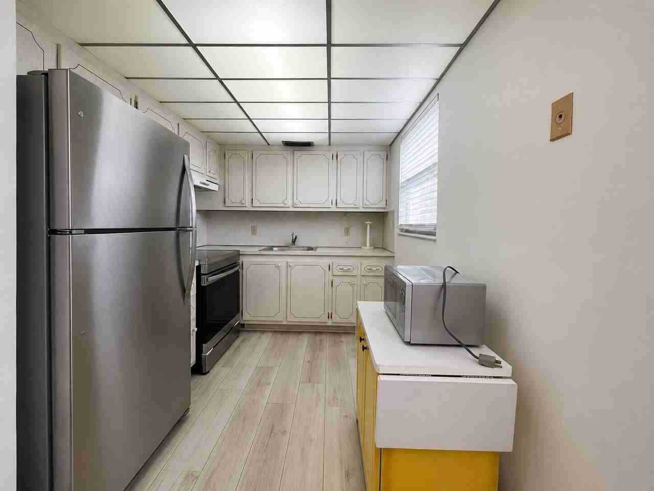 333 Farnham P - Photo 4 of 23