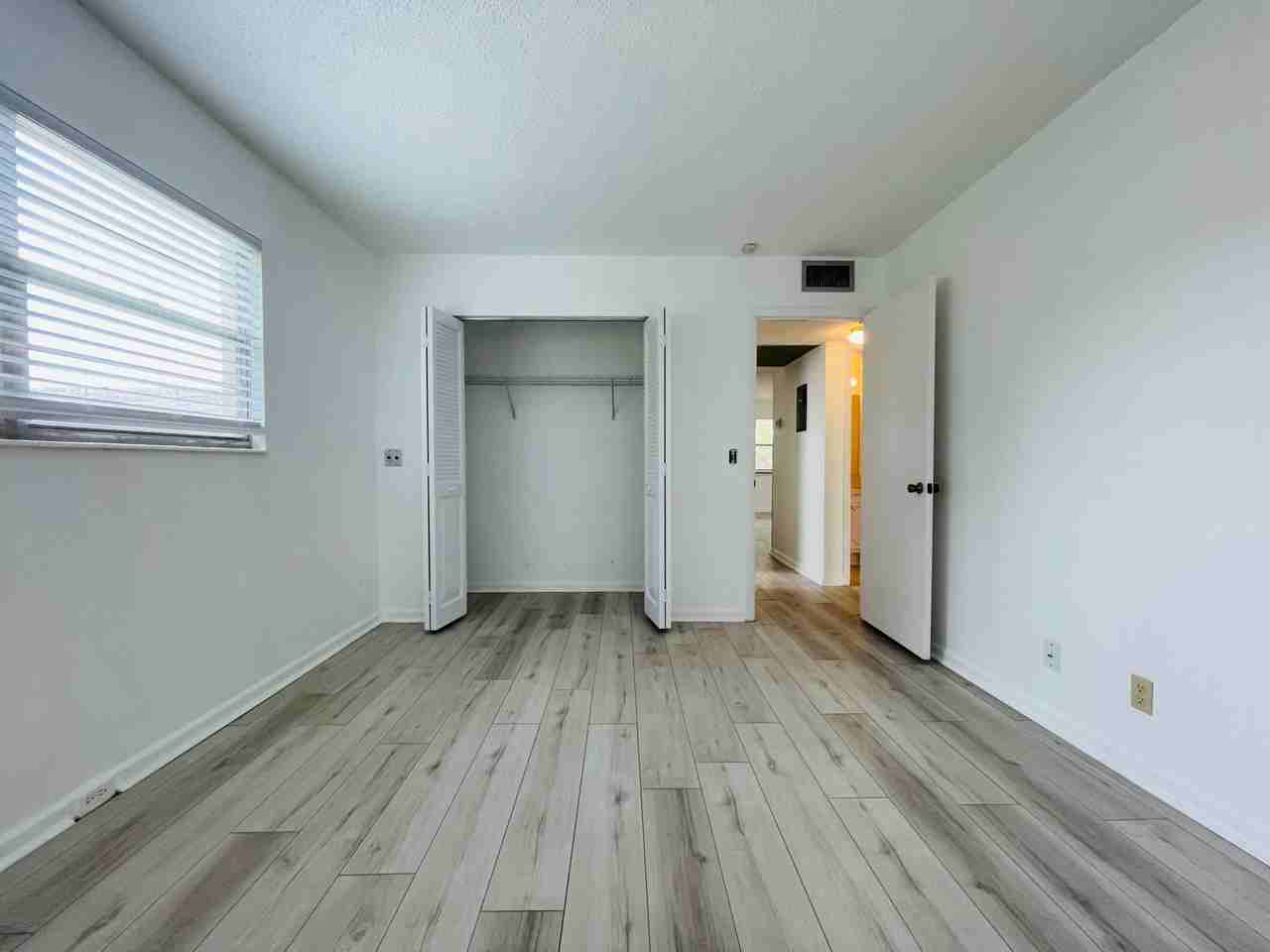 333 Farnham P - Photo 6 of 23