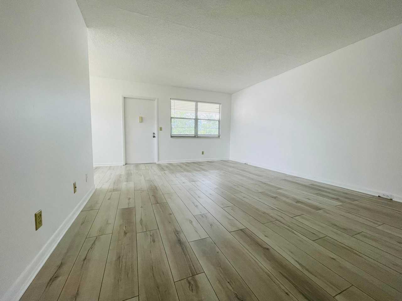 333 Farnham P - Photo 7 of 23