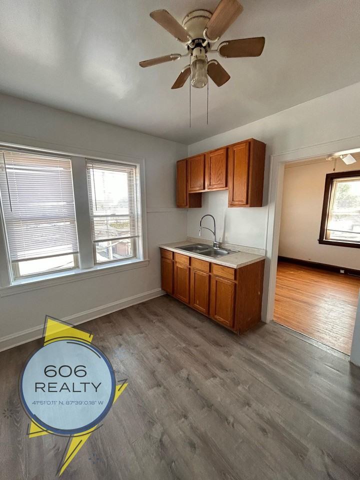 Belmont Cragin Apts Available! - Photo 4 of 10