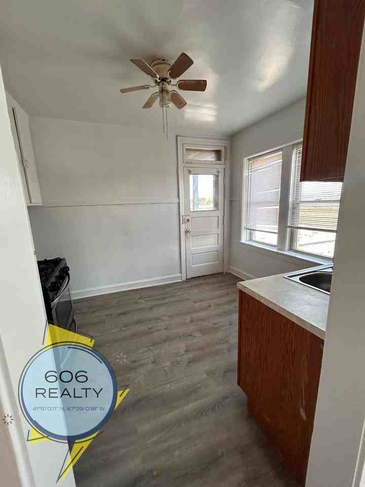 Belmont Cragin Apts Available! - Photo 6 of 10