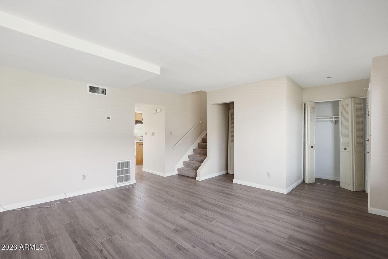 3937 S Mill Ave - Photo 5 of 40