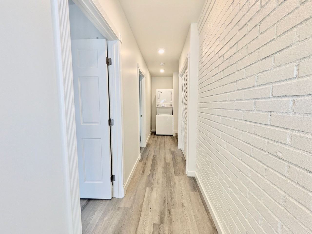 9938 SW TERWILLIGER BLVD. - Photo 3 of 15