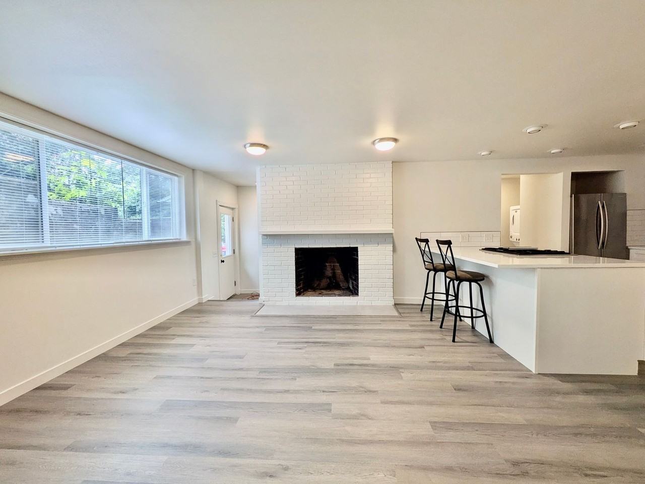 9938 SW TERWILLIGER BLVD. - Photo 4 of 15