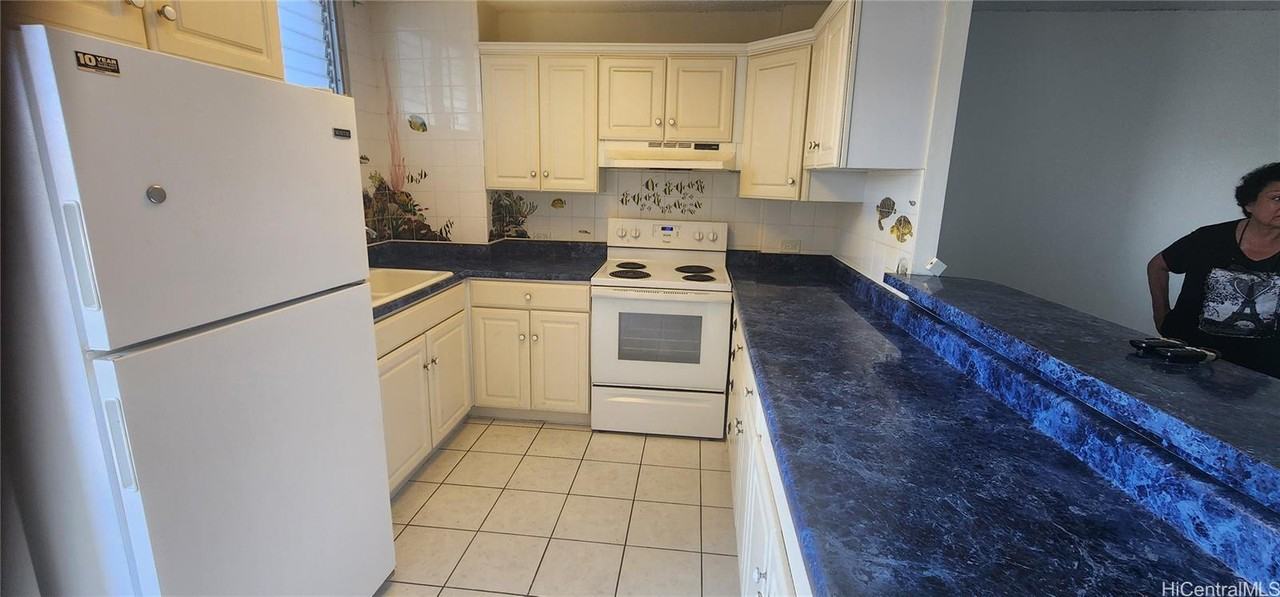 2001 Aupuni St #804 - Photo 2 of 8