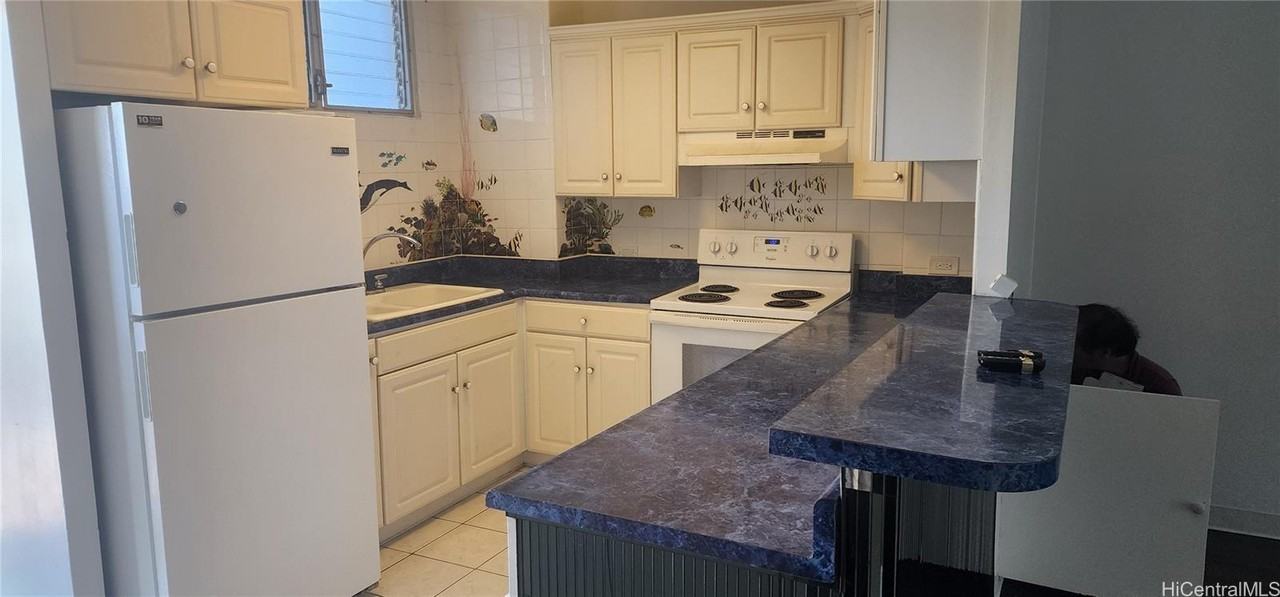 2001 Aupuni St #804 - Photo 3 of 8