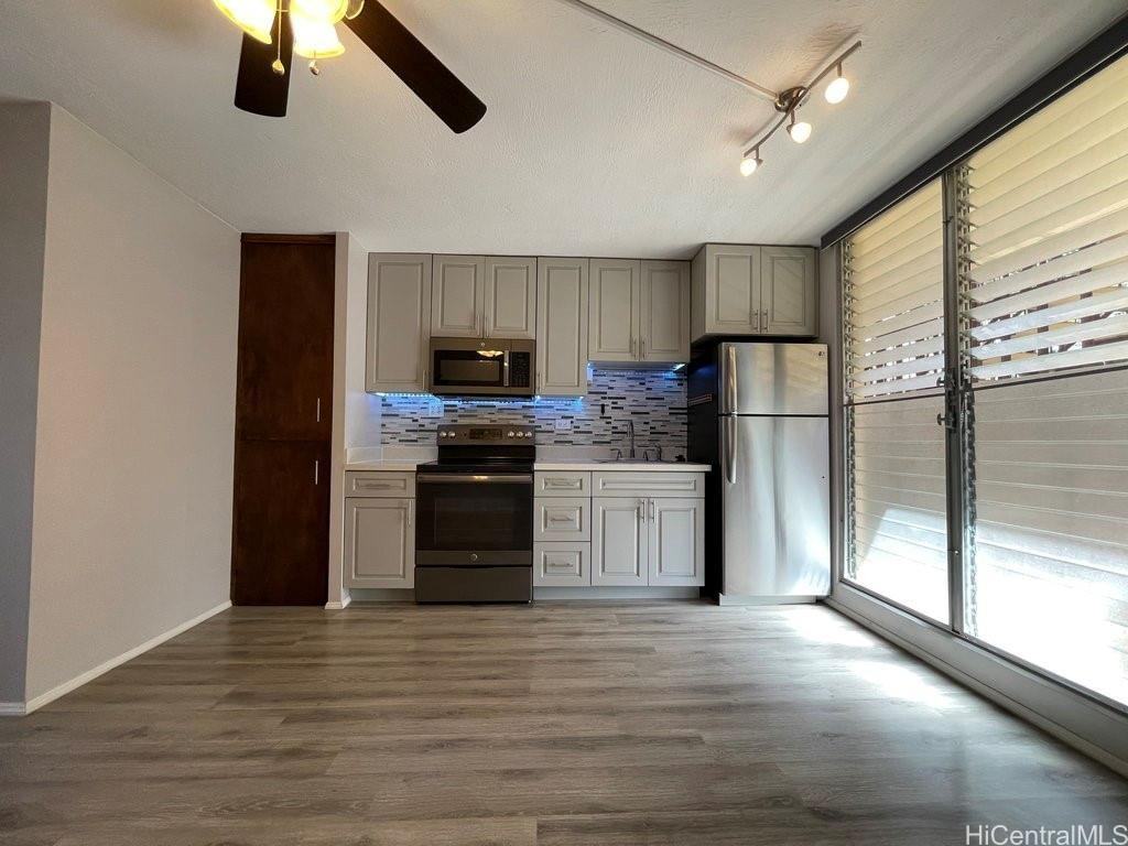 2140 10th Ave #205 - Photo 5 of 12