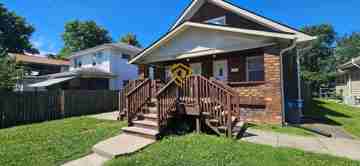featured image of 44 S Ewing St