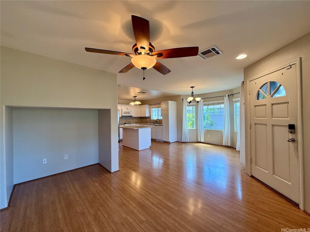 91-2071 Kaioli St #704 - Photo 3 of 23