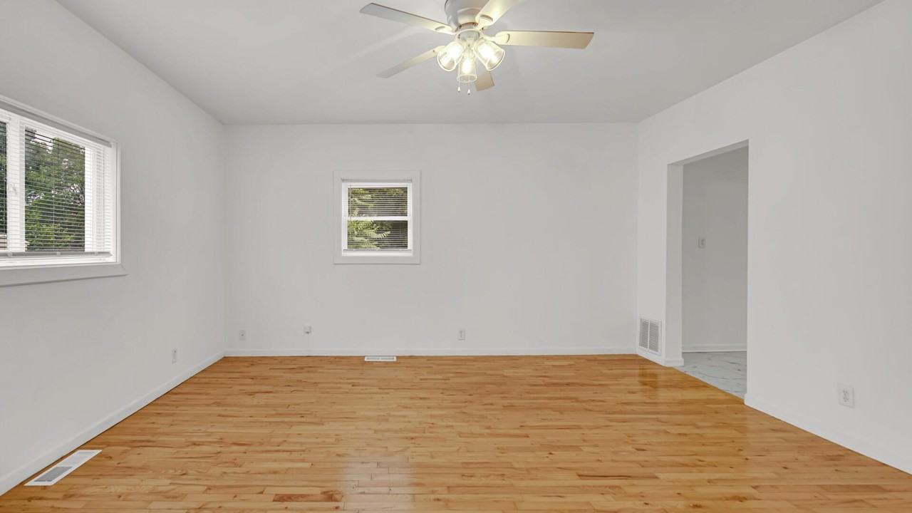 555 Locust St #1 - Photo 2 of 13